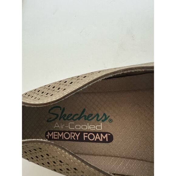 SKECHERS Women’s Sepulveda Blvd Taupe Laser Cut Round Toe Slip On Shoe Sz 9 - Picture 5 of 11